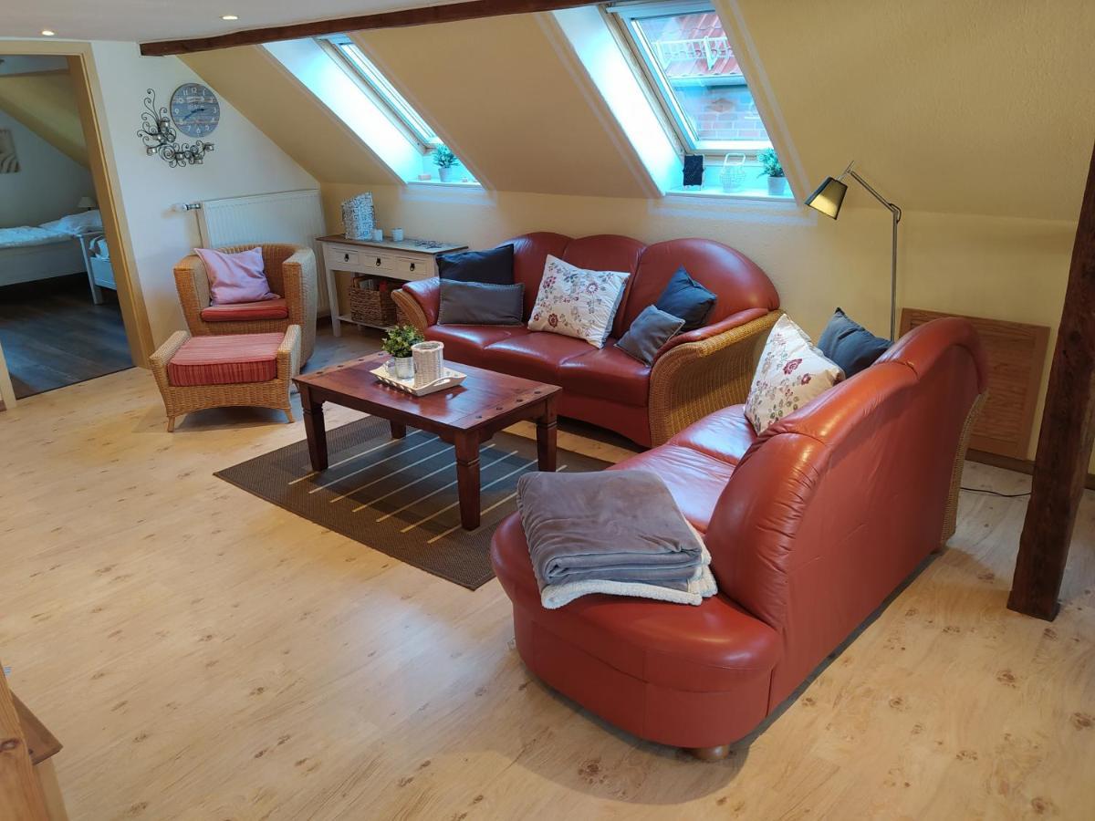 Ferienwohnung In Der Altstadt Von Хайлигенхафен Екстериор снимка