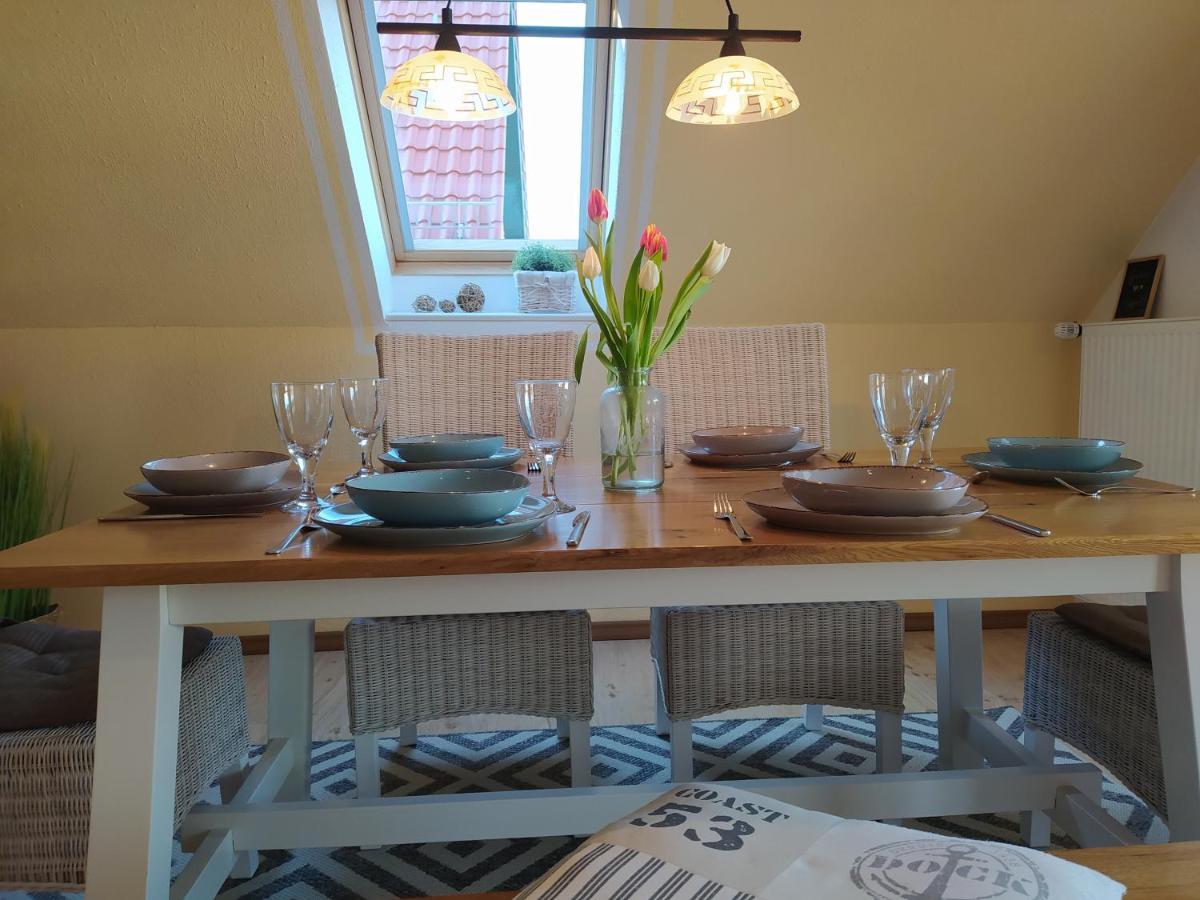 Ferienwohnung In Der Altstadt Von Хайлигенхафен Екстериор снимка