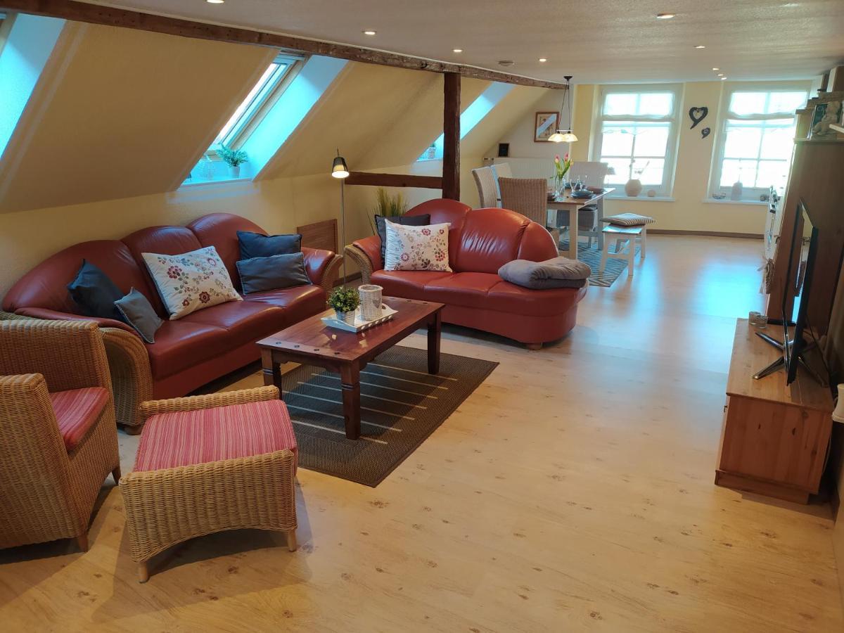 Ferienwohnung In Der Altstadt Von Хайлигенхафен Екстериор снимка