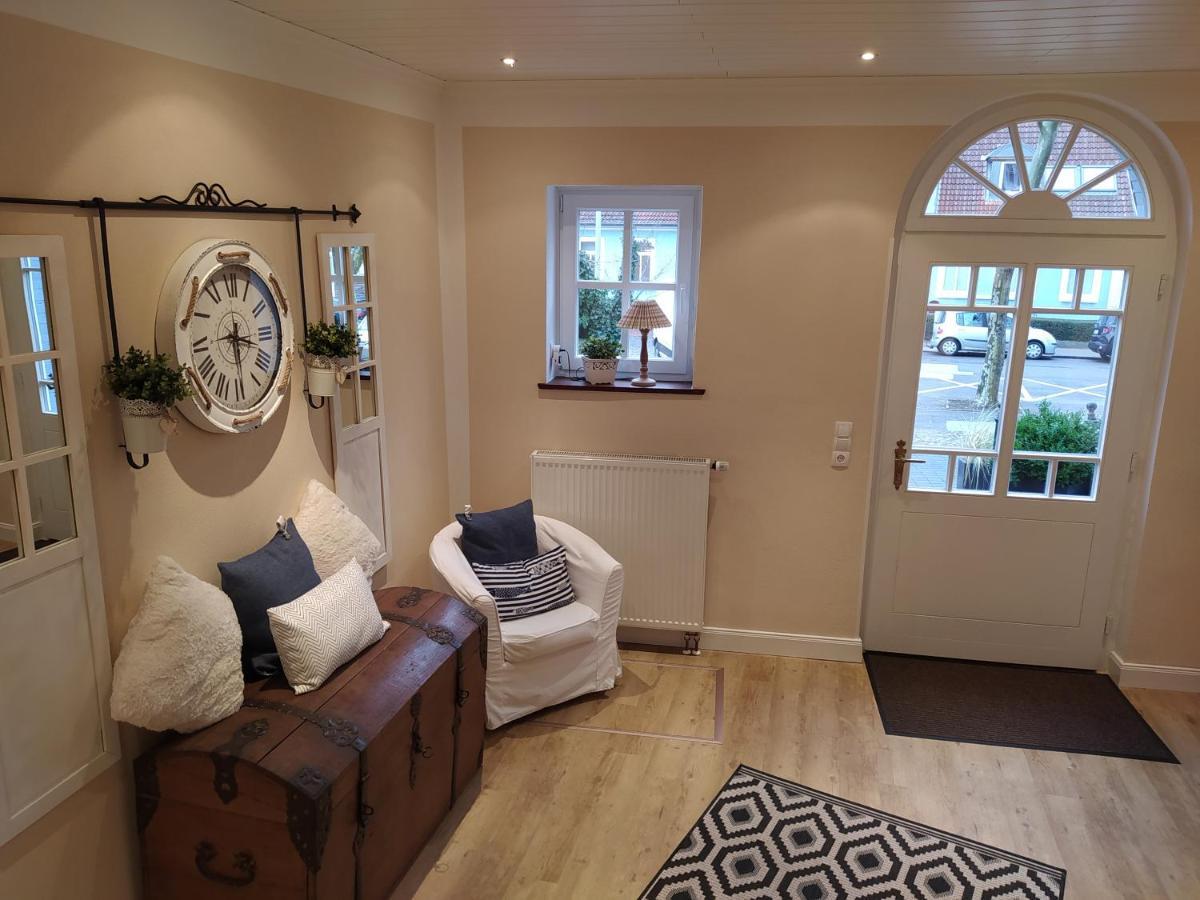 Ferienwohnung In Der Altstadt Von Хайлигенхафен Екстериор снимка